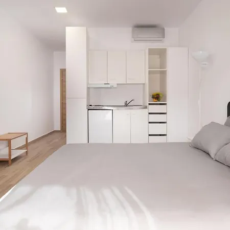 Les Oliviers - & Appartement Vourvourou