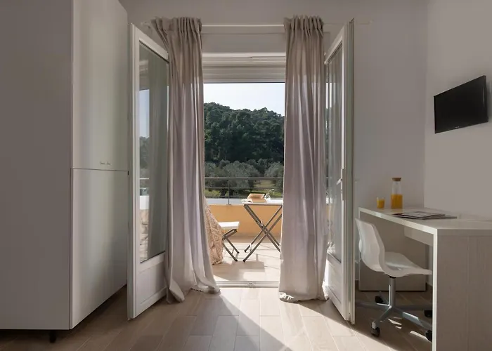 Les Oliviers - & * Vourvourou