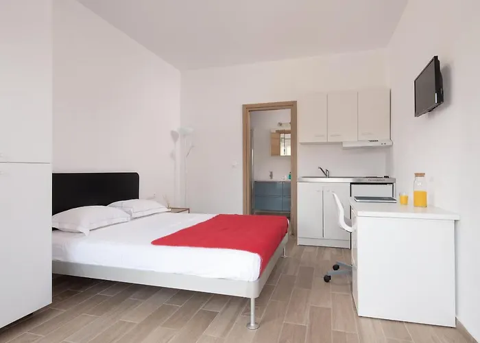 Apartament Les Oliviers - & *