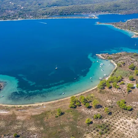 Les Oliviers - & فوروفورو